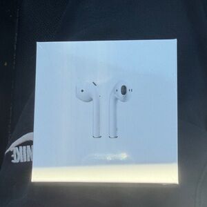 Apple AirPods in Classic White